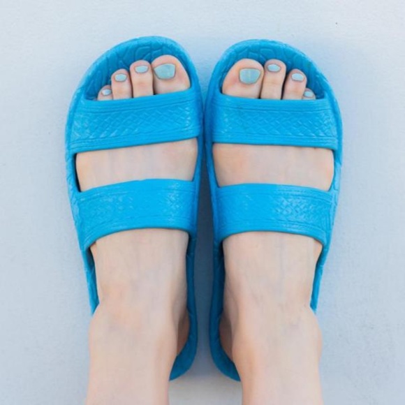 New Aqua Blue Waterproof Slip On Sandals - Picture 1 of 4